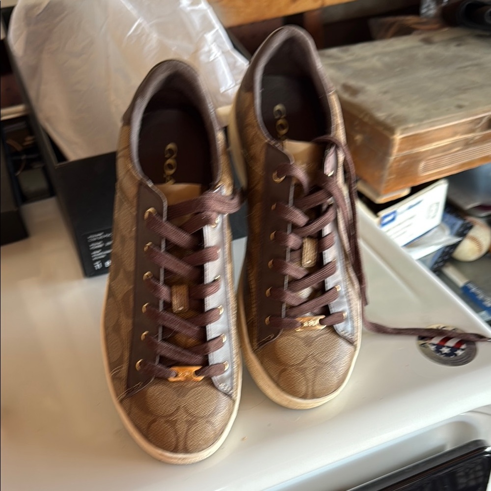 Coach women’s Brown Casual Sneakers Sleek Design